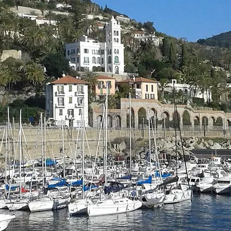 Simmar Casa Vacanze Apartment *